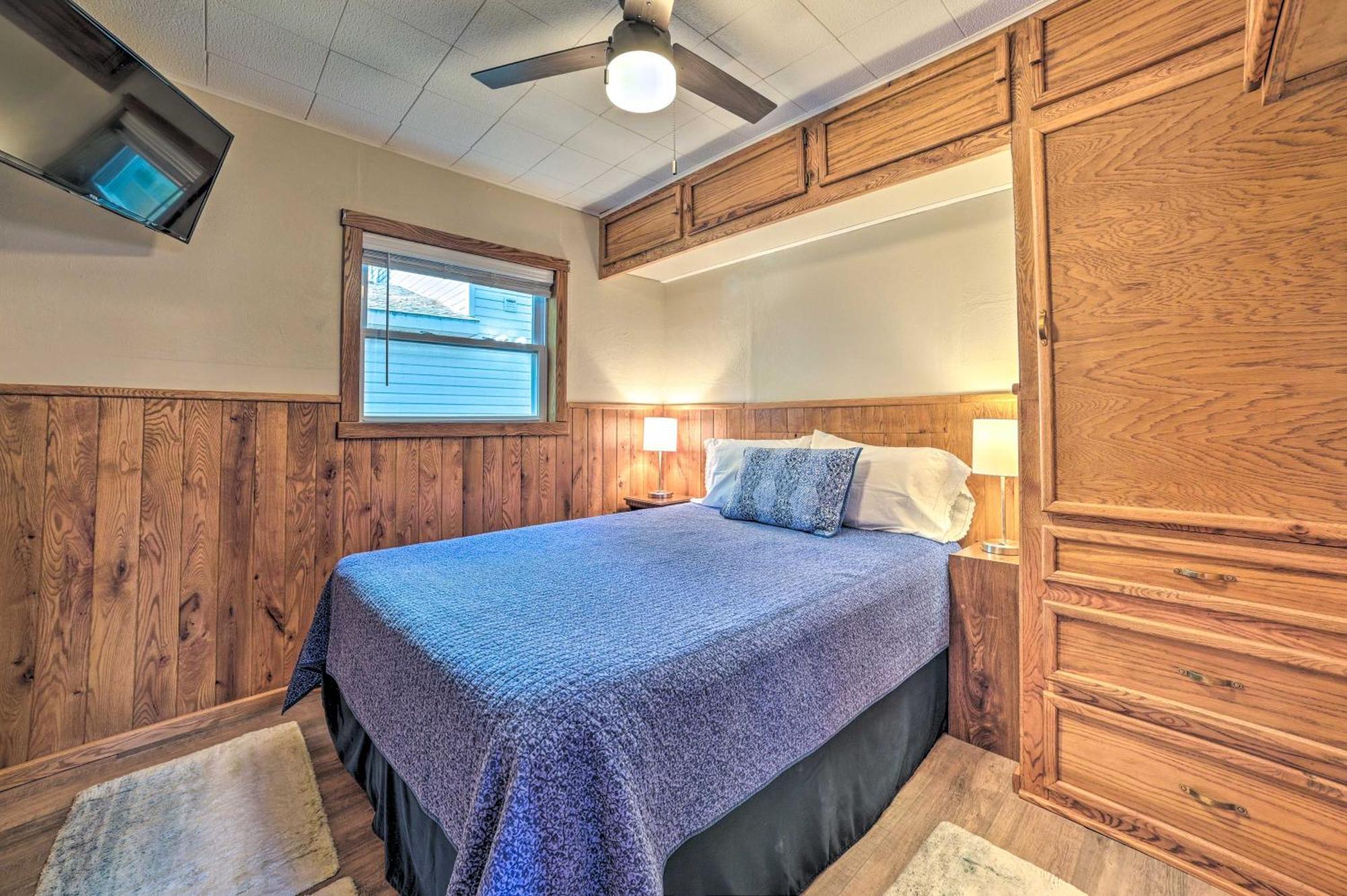 East Tawas Lakefront Getaway With Kayaks And Deck Экстерьер фото