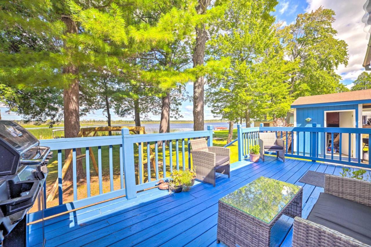 East Tawas Lakefront Getaway With Kayaks And Deck Экстерьер фото