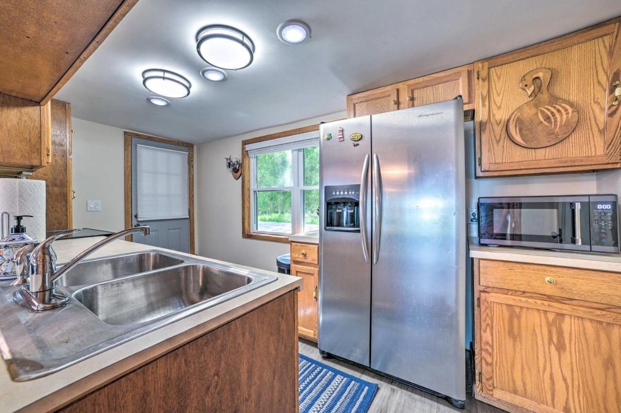 East Tawas Lakefront Getaway With Kayaks And Deck Экстерьер фото