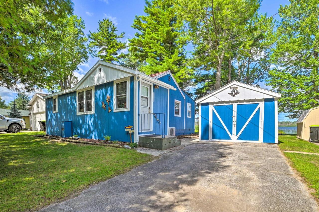 East Tawas Lakefront Getaway With Kayaks And Deck Экстерьер фото
